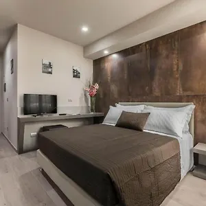 astoria-deluxe-rooms.emilia-romagnahotels.net/