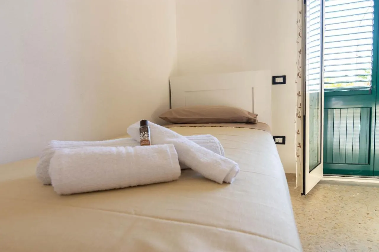 Guest house La Casetta Sul Mare Isola delle Femmine Italy